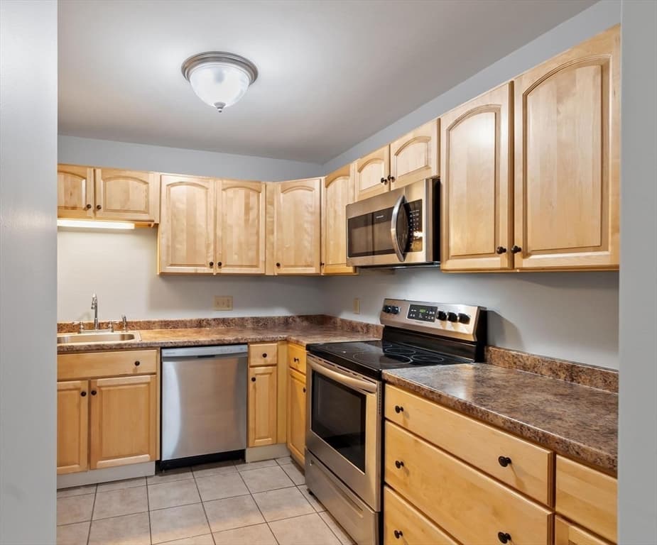 593 Main St, Leominster MA 01453 photo 6