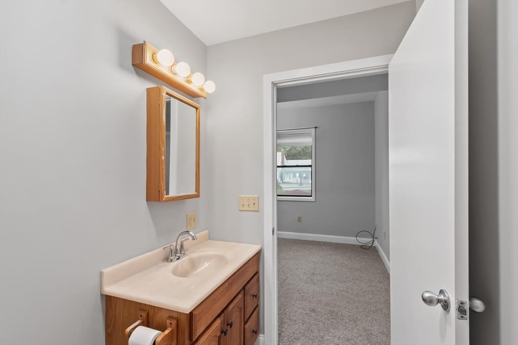 593 Main St, Leominster MA 01453 photo 16