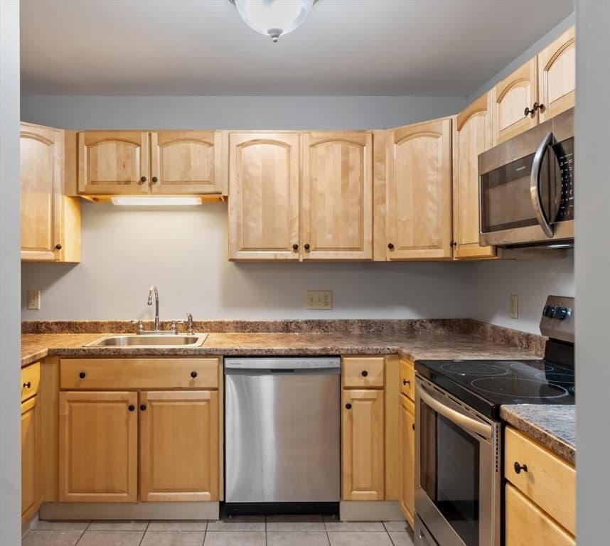 593 Main St, Leominster MA 01453 photo 7