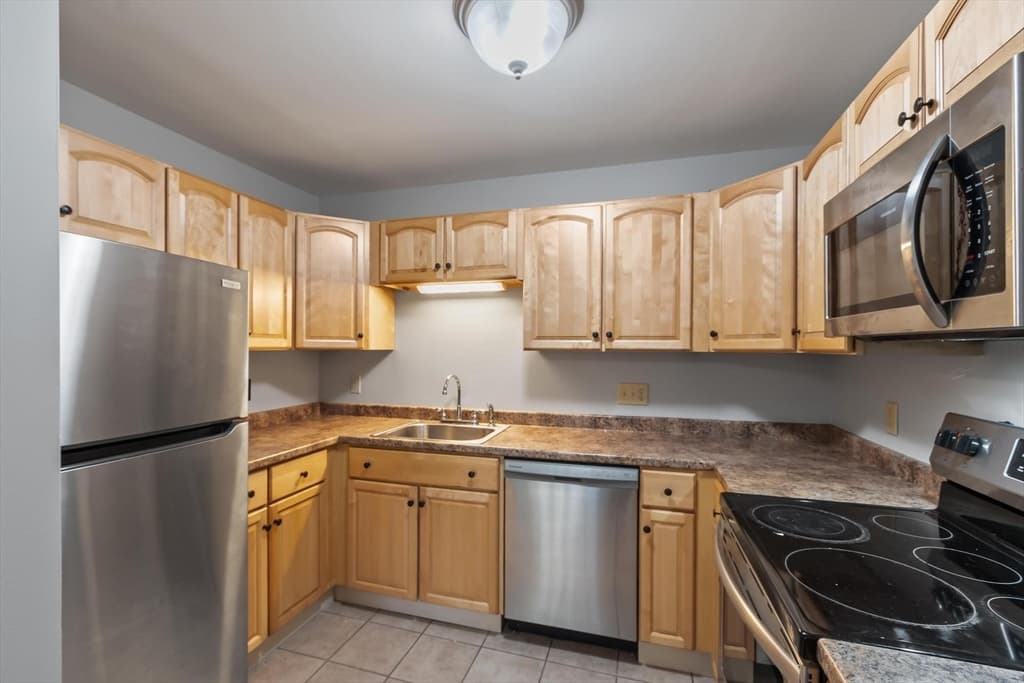 593 Main St, Leominster MA 01453 photo 10