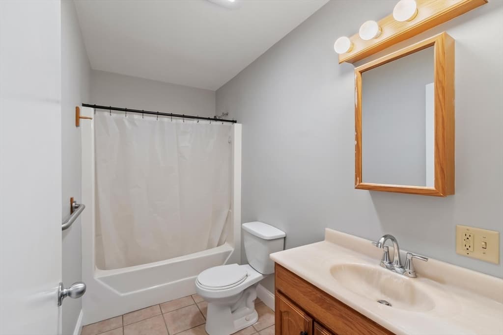 593 Main St, Leominster MA 01453 photo 15