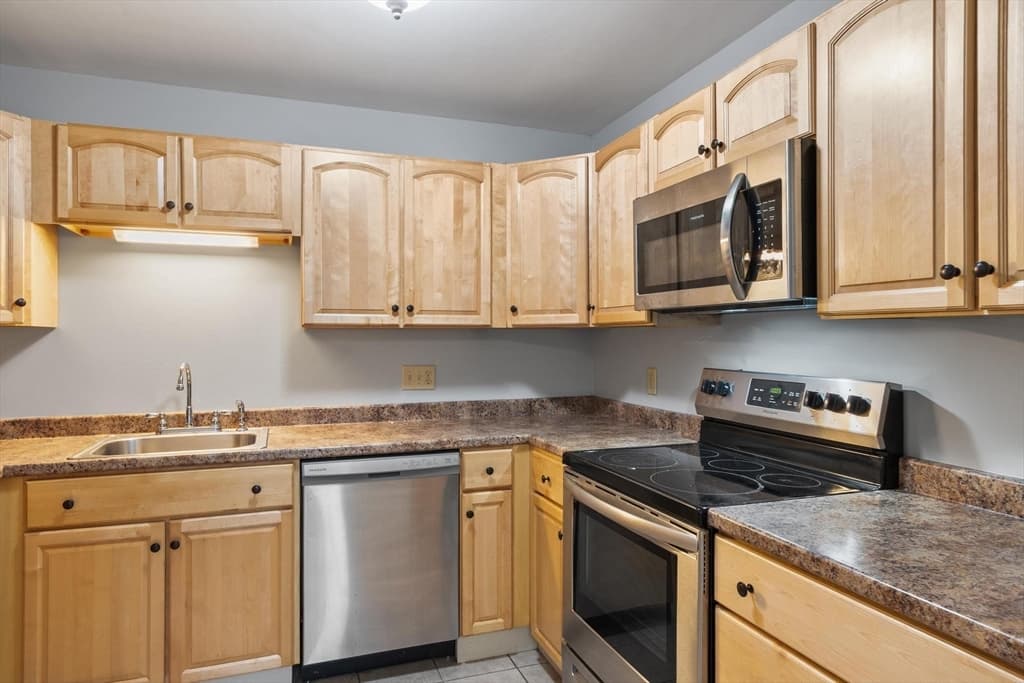593 Main St, Leominster MA 01453 photo 8
