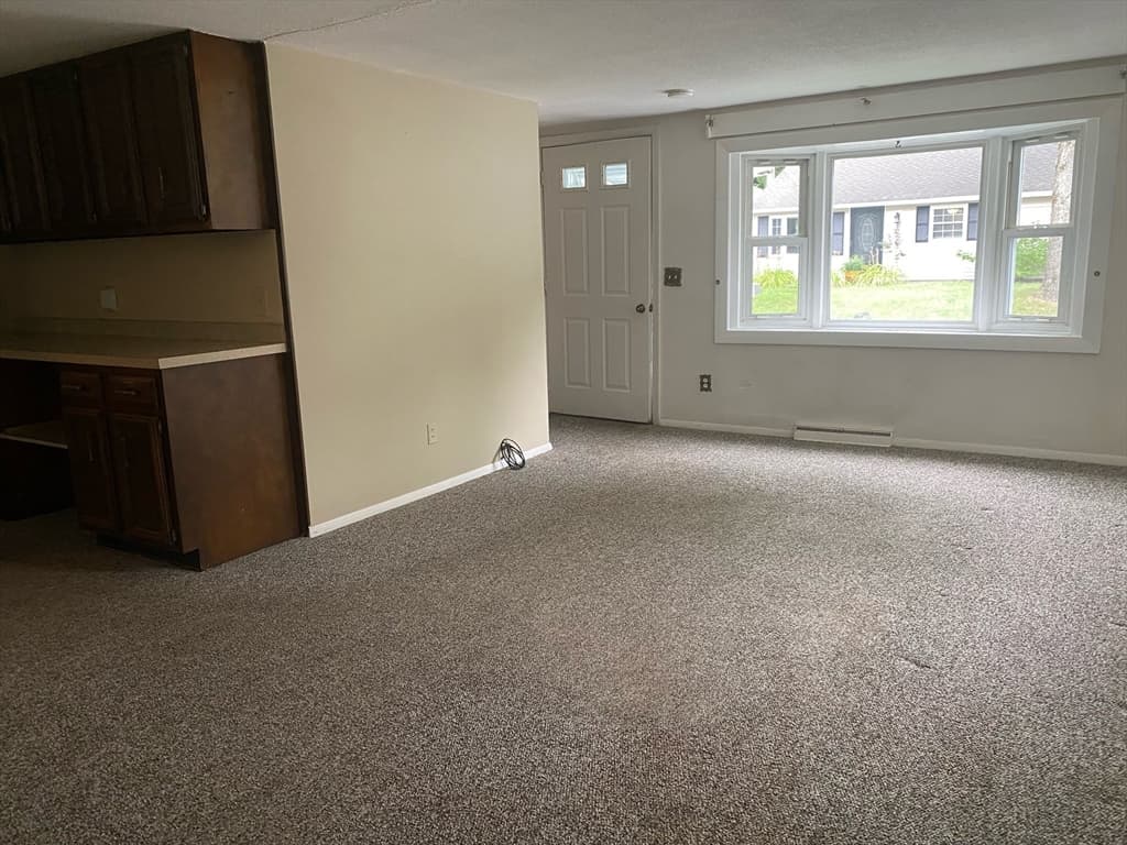 19 Blossom Street, Clinton MA 01510 photo 5