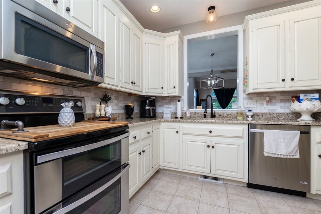 4 Kingson Ln # 1, Medway MA 02053 photo 2