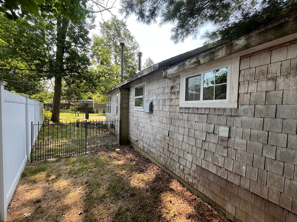 16 West St, Hanson MA 02341 photo 22