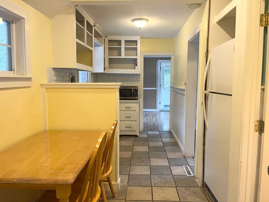 16 West St, Hanson MA 02341 photo 9