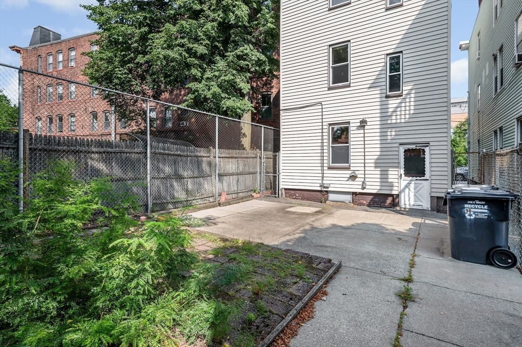 98 Willow Street, Cambridge MA 02141 photo 32