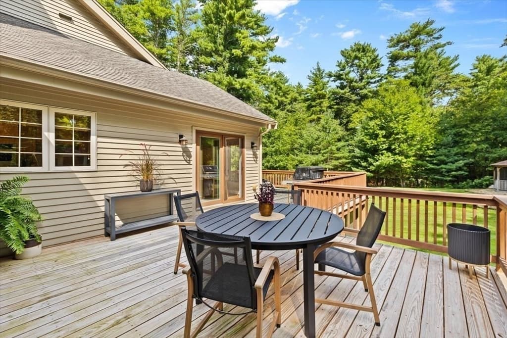 182 High St, Carver MA 02330 photo 6