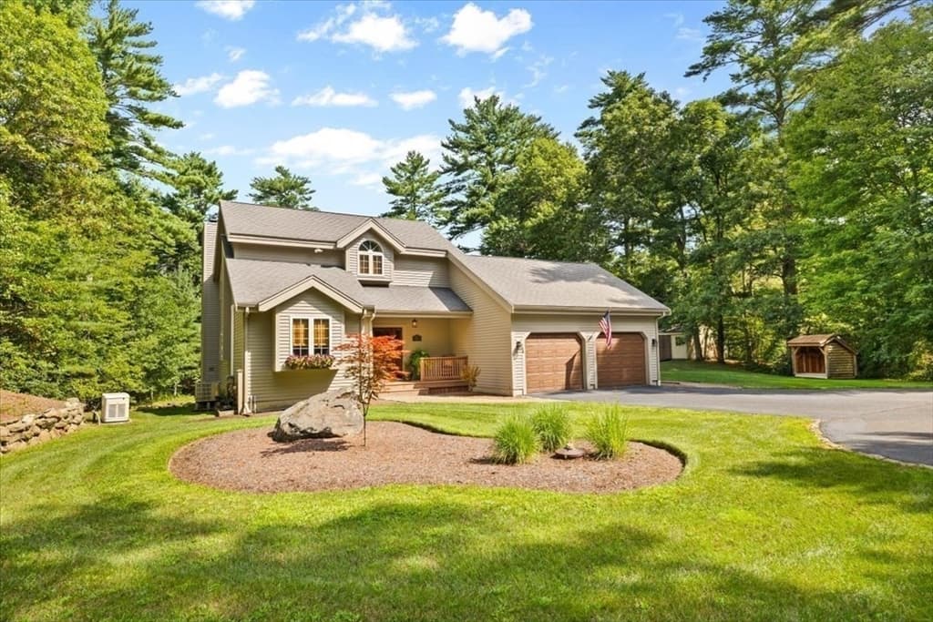 182 High St, Carver MA 02330 photo 4