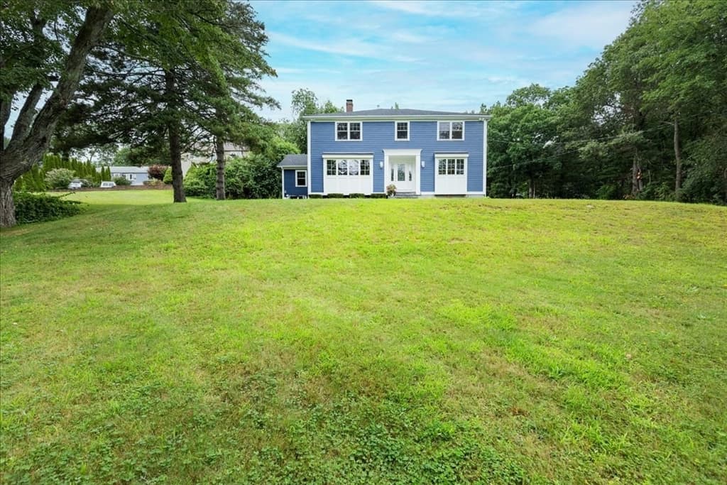 113 River St, Middleton MA 01949 photo 2