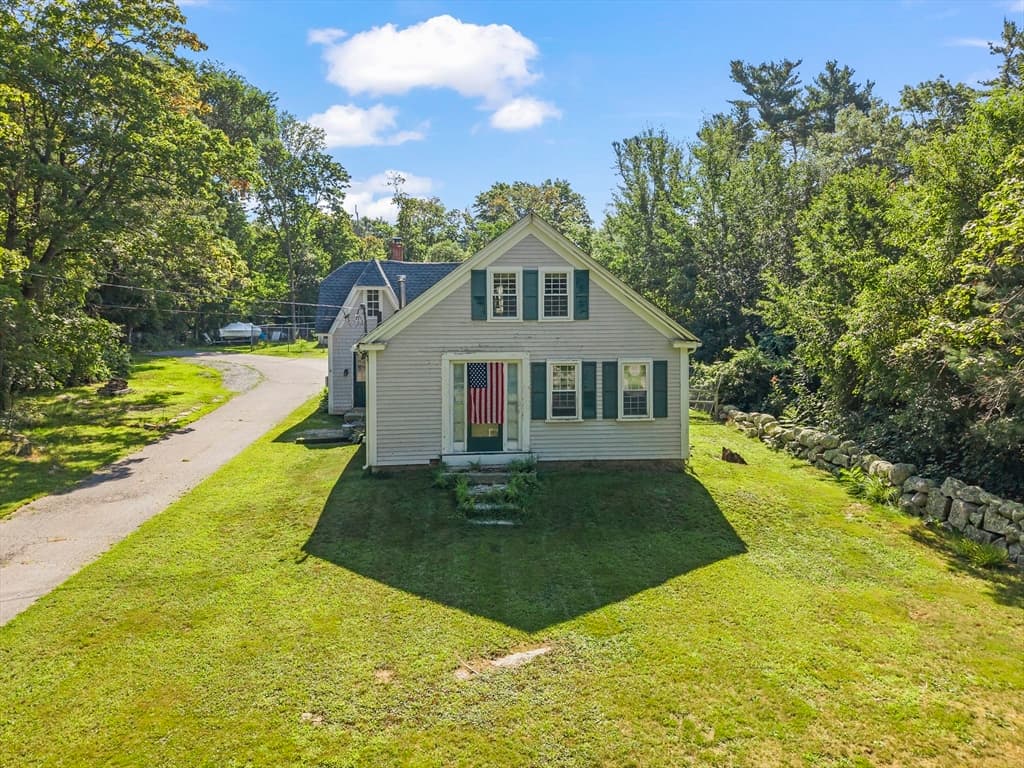 8 S Main St, Carver MA 02330 photo 14