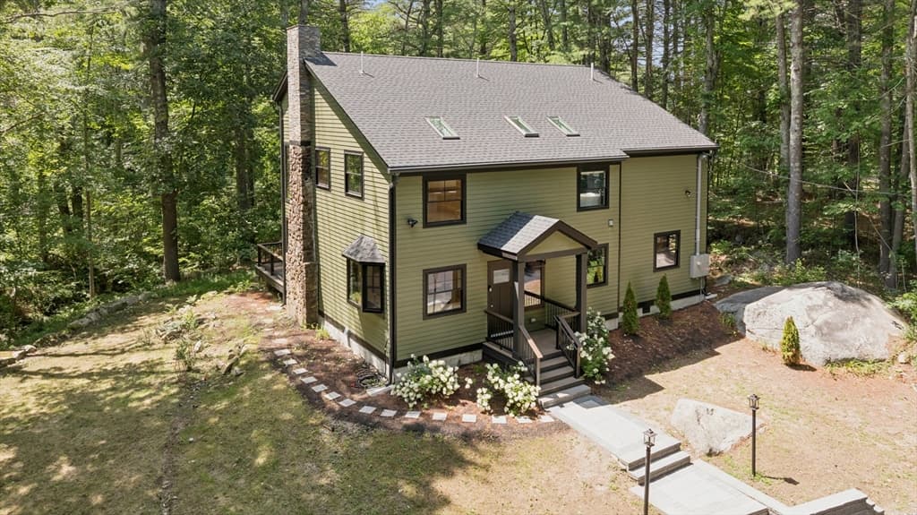12 Wood St, Southborough MA 01772