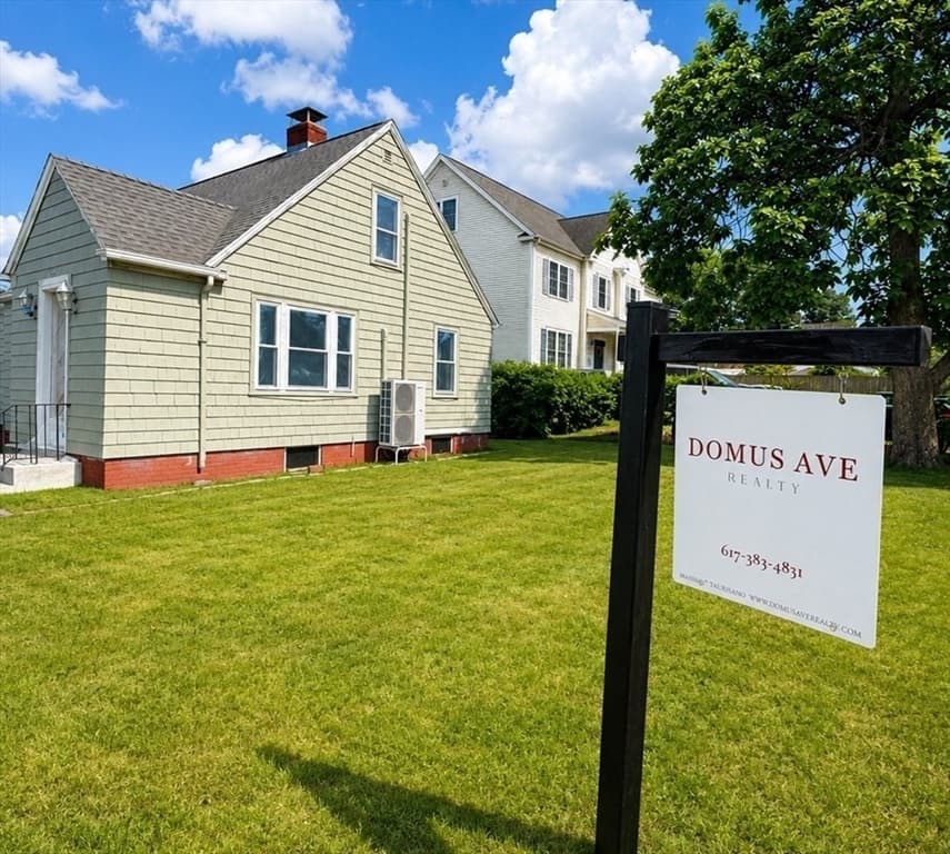 67 Mulberry St, Attleboro MA 02703 photo 2