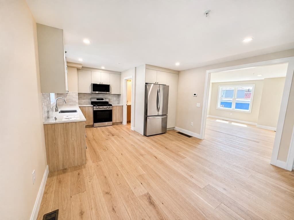 562 Gorham Street # 05, Lowell MA 01852 photo 7