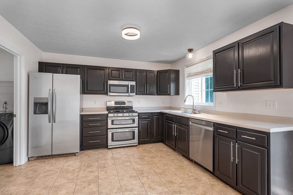 4 Georgetowne # 4, Nashua NH 03062 photo 9