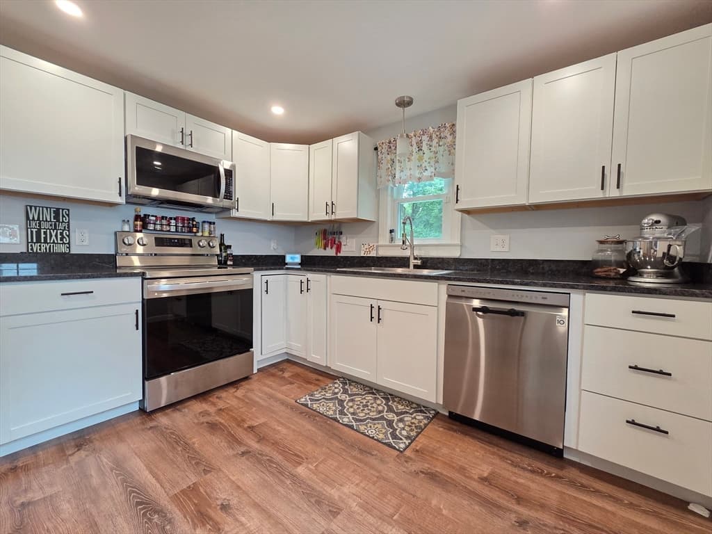 Single Family Residence at 40 Second Island Rd, Webster MA 01570, Webster, photo 14 of 30