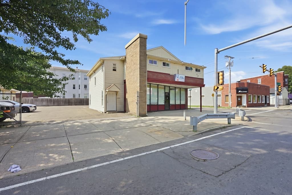 1036 Chicopee St, Chicopee MA 01013 photo 3