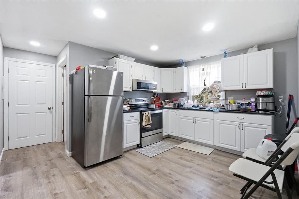 1036 Chicopee St, Chicopee MA 01013 photo 4