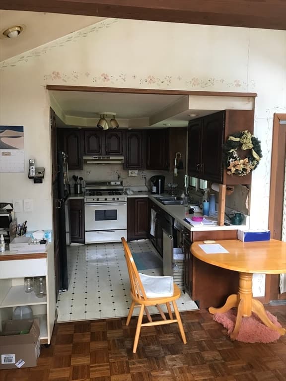 170 Bradley St, Lowell MA 01850 photo 4