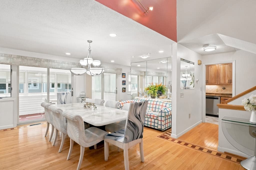 1002 Pine Brook Dr # 20, Peabody MA 01960 photo 6