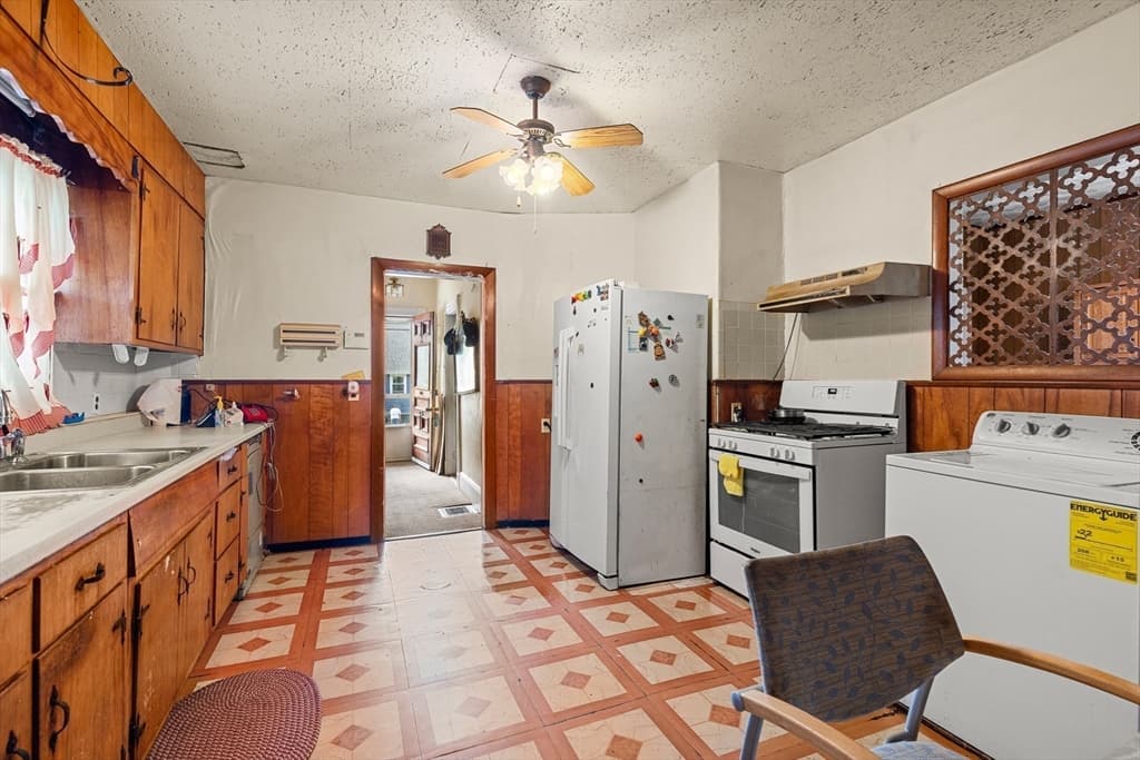 16 Holmfield Ave, Boston MA 02136 photo 7