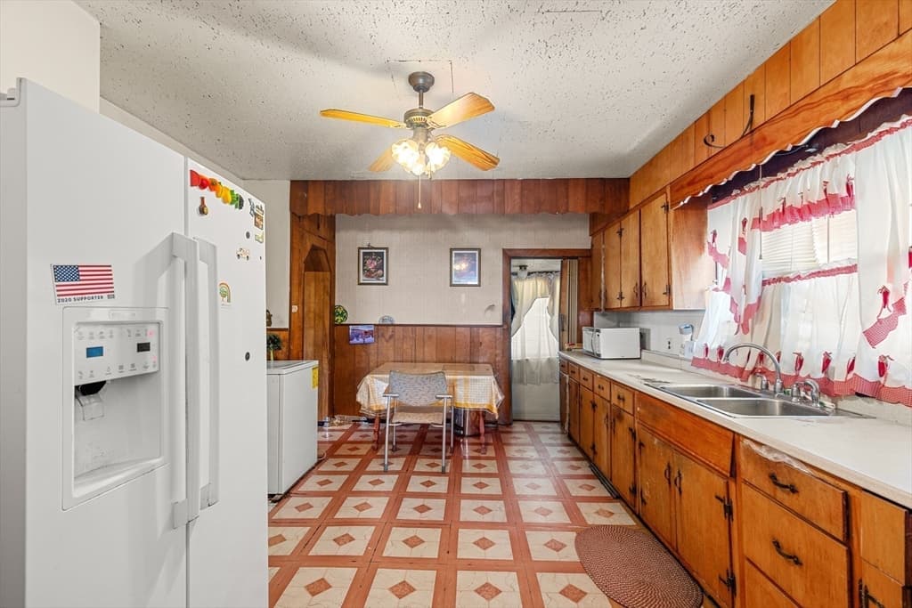 16 Holmfield Ave, Boston MA 02136 photo 9