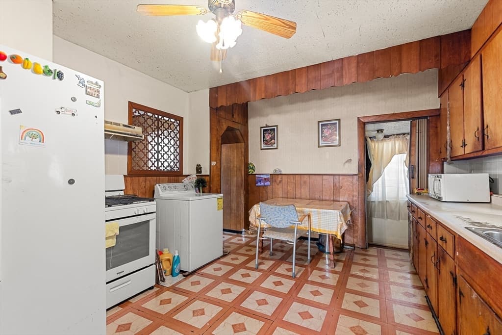 16 Holmfield Ave, Boston MA 02136 photo 8
