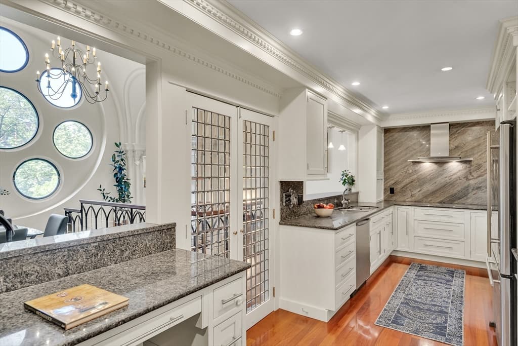 Condominium at 90 Park Street # 35, Brookline MA 02446, Brookline, photo 10 of 25