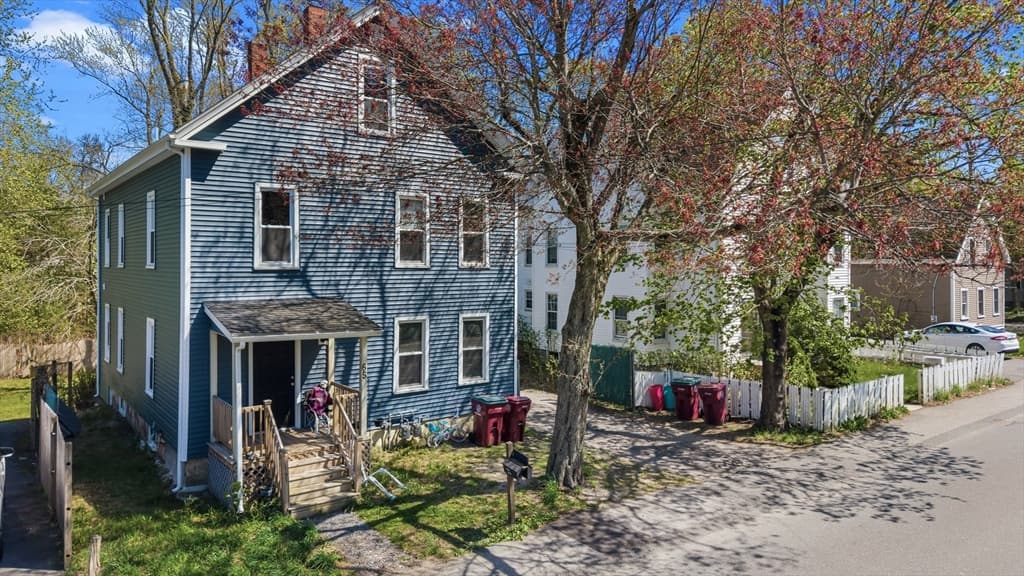 65 Oak Street, Middleboro MA 02346
