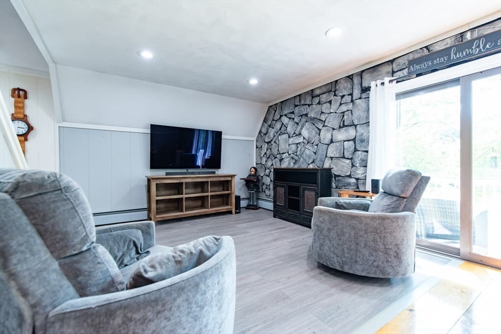 171 Elm, Blackstone MA 01504 photo 6