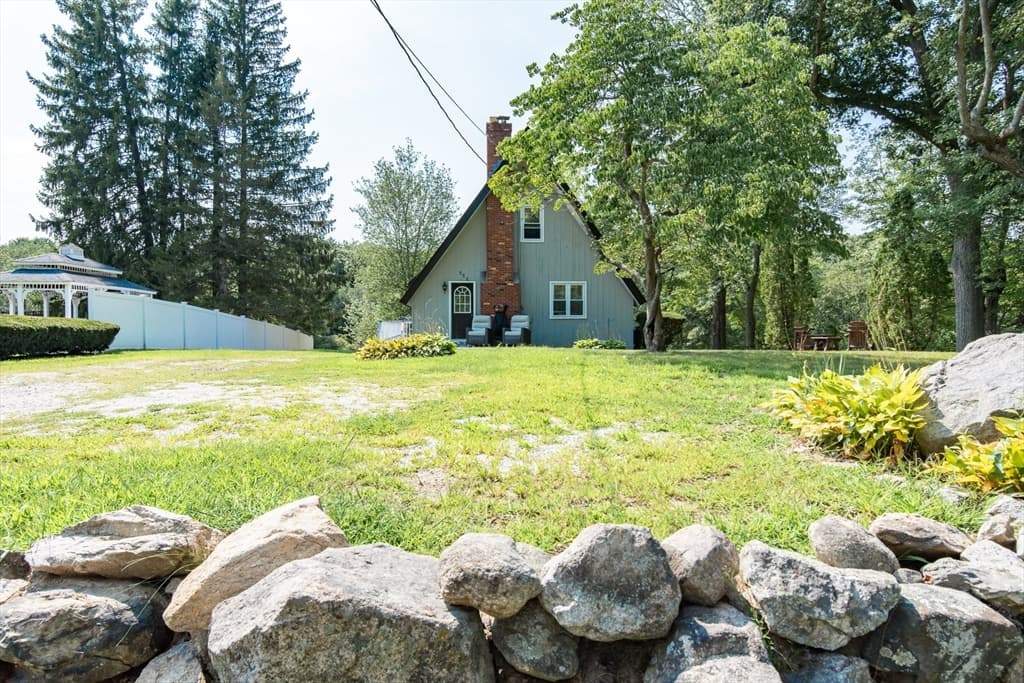 171 Elm, Blackstone MA 01504 photo 3