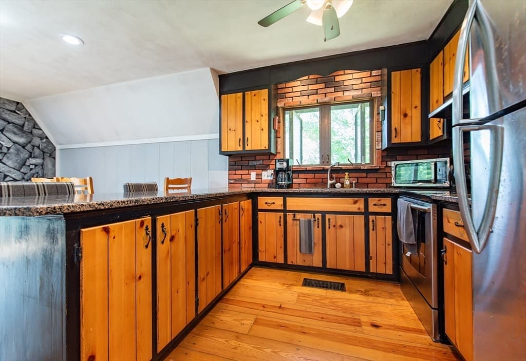 171 Elm, Blackstone MA 01504 photo 9