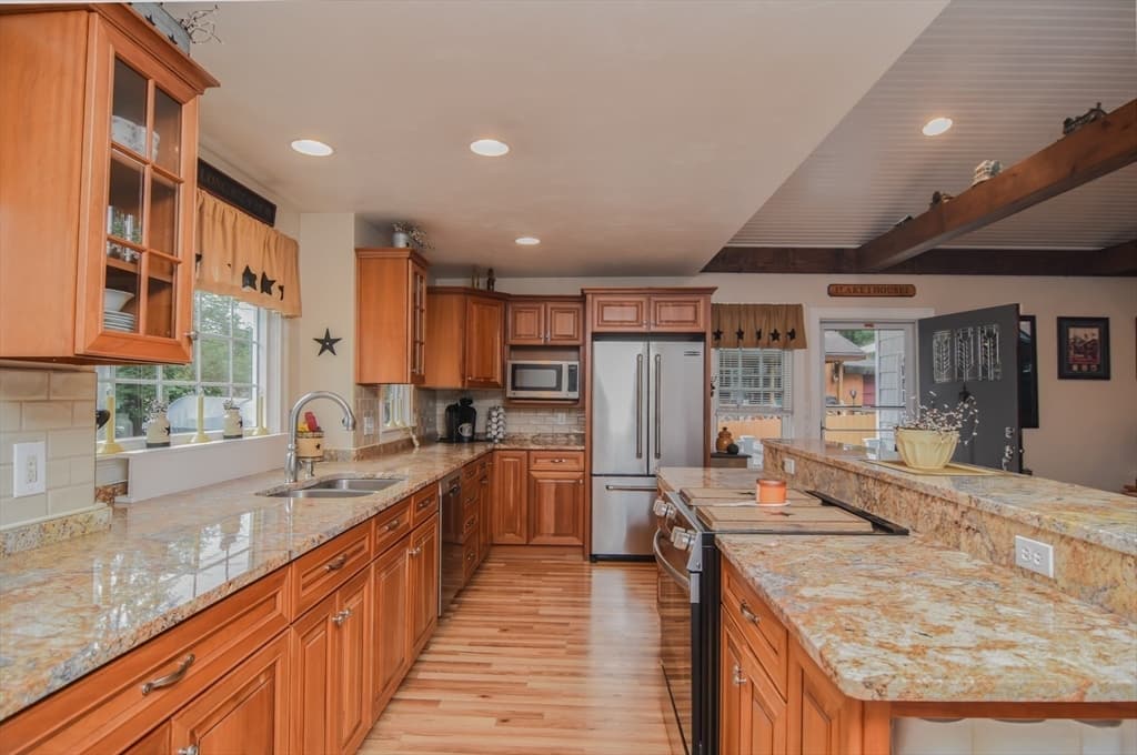 Single Family Residence at 102 Lakeshore Dr, West Brookfield MA 01585, West Brookfield, photo 8 of 41