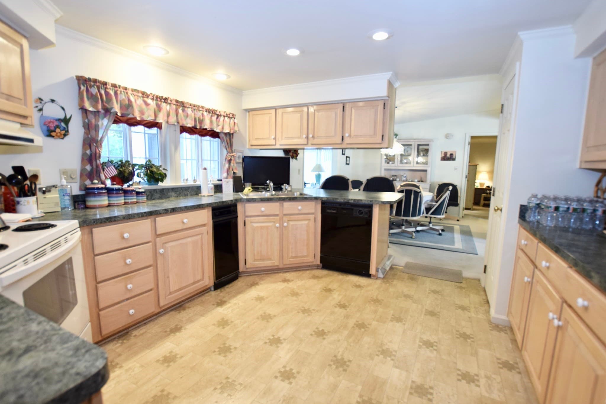 Single Family Residence at 12 Trailwood Dr., Bridgewater MA 02324, Bridgewater, photo 14 of 39