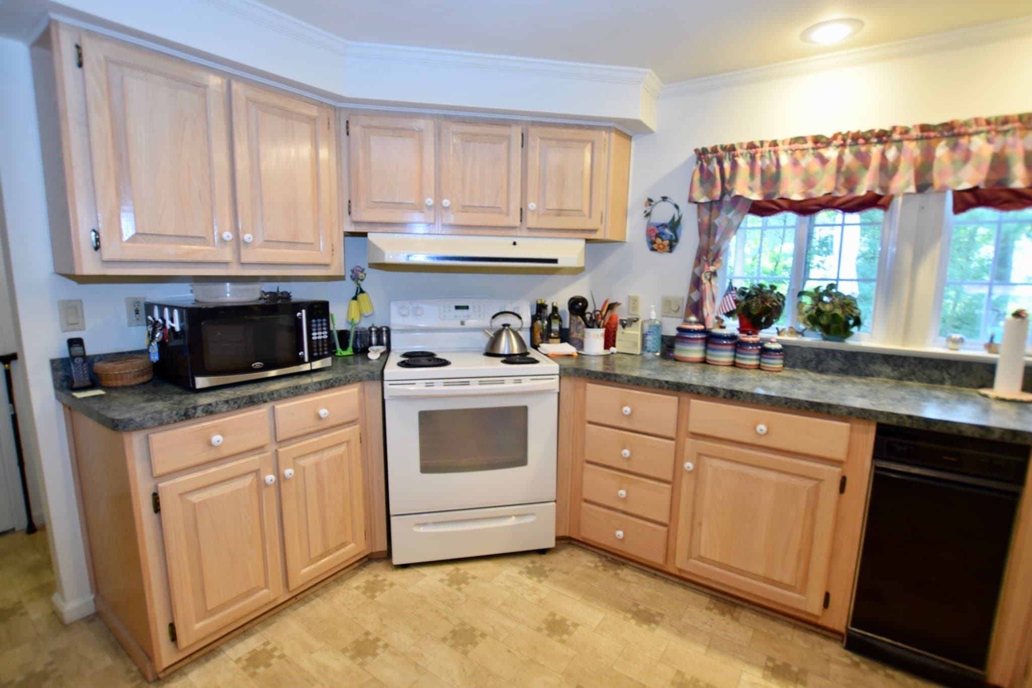 Mobile Home at 12 Trailwood Dr., Bridgewater MA 02324, Bridgewater, photo 12 of 39