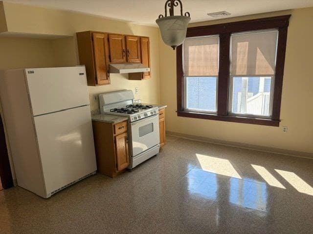 44-46 Starbird St, Lowell MA 01854 photo 7