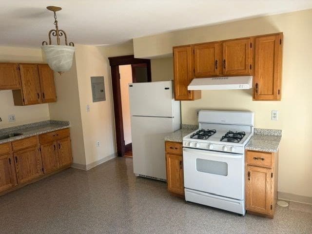 44-46 Starbird St, Lowell MA 01854 photo 28