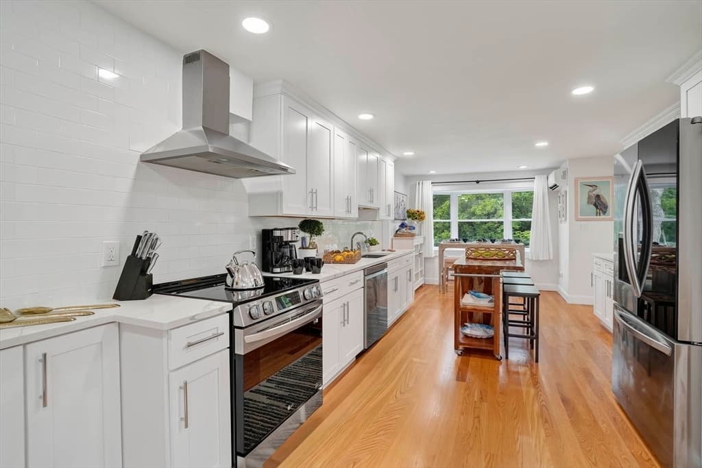 105 Whalers Walk, Edgartown MA 02539 photo 16
