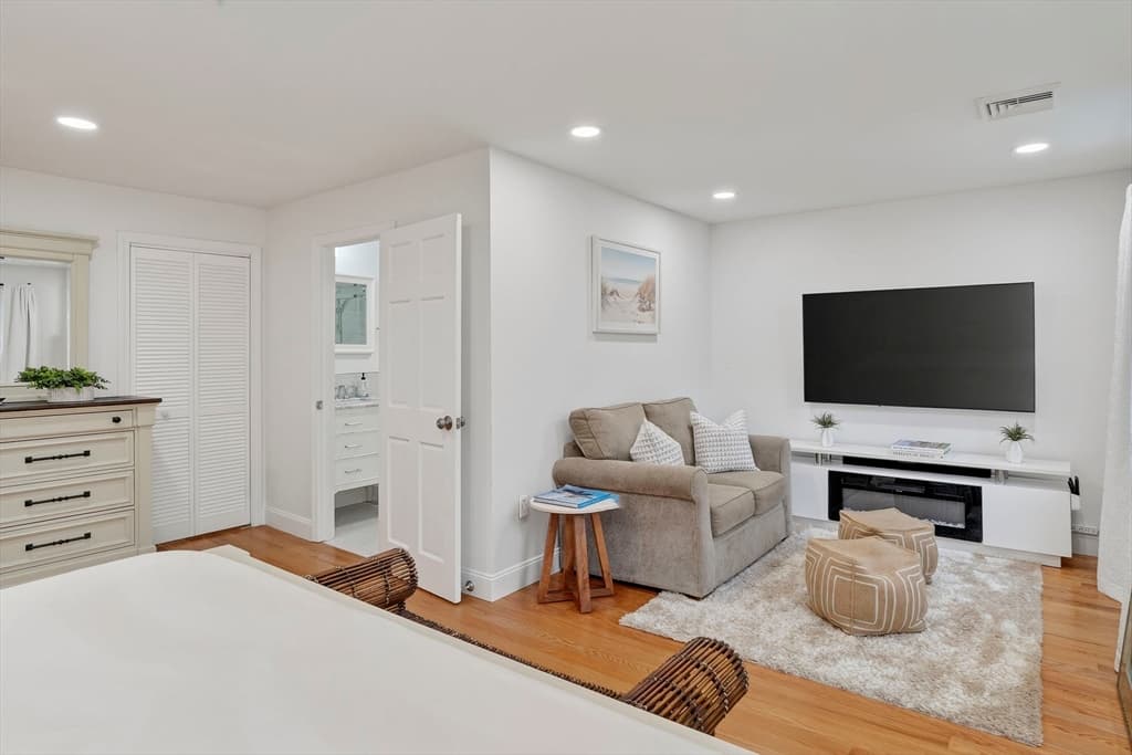 105 Whalers Walk, Edgartown MA 02539 photo 28