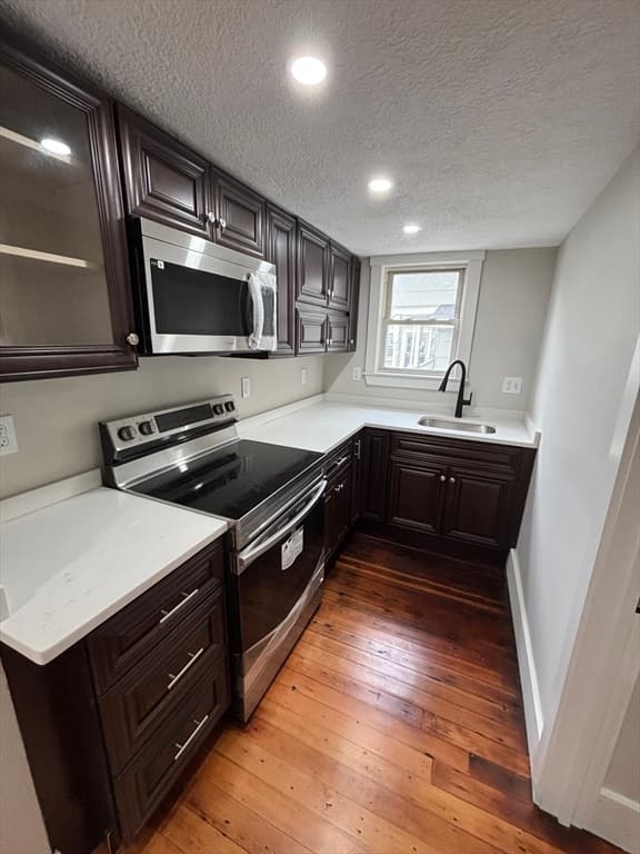 22 Pleasant St, Fitchburg MA 01420 photo 3