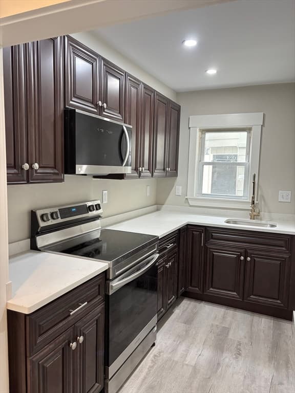 22 Pleasant St, Fitchburg MA 01420
