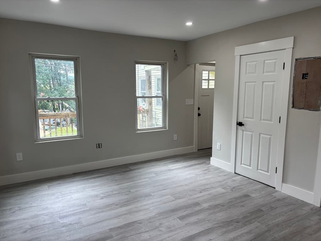 22 Pleasant St, Fitchburg MA 01420 photo 11
