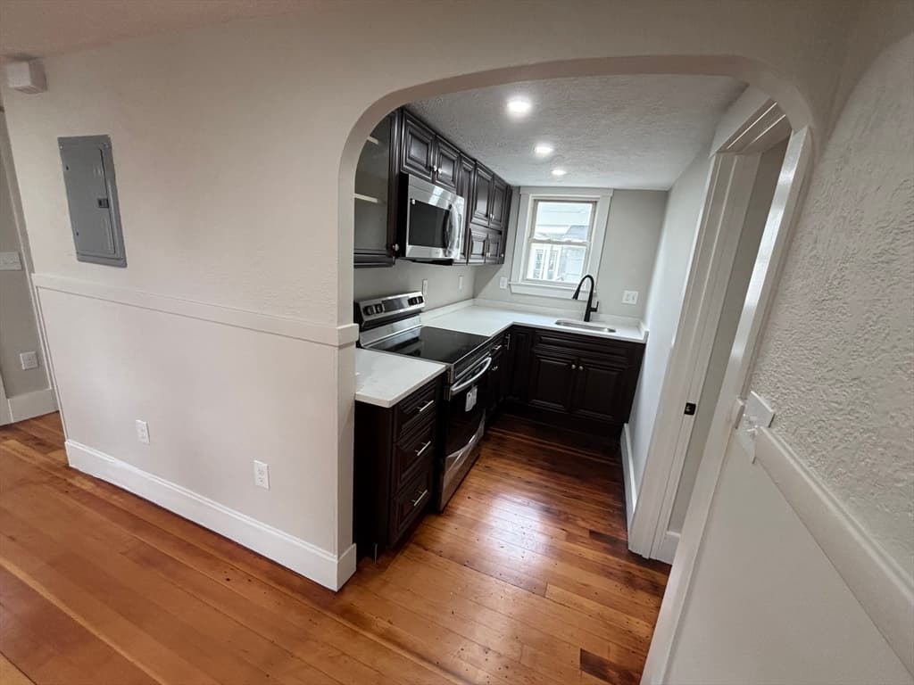 22 Pleasant St, Fitchburg MA 01420 photo 4