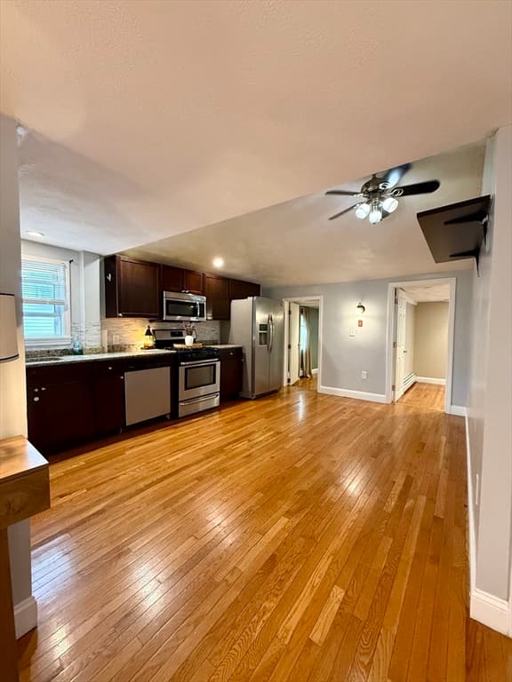 16 Lynn St, Peabody MA 01960 photo 8