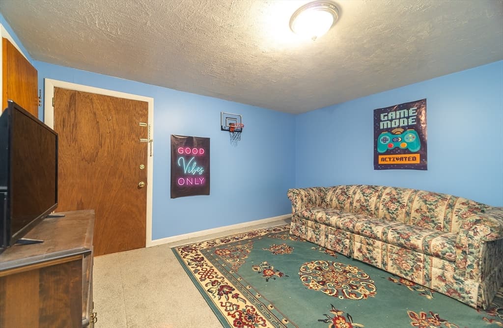 8 Keegan, Greenfield MA 01301 photo 20