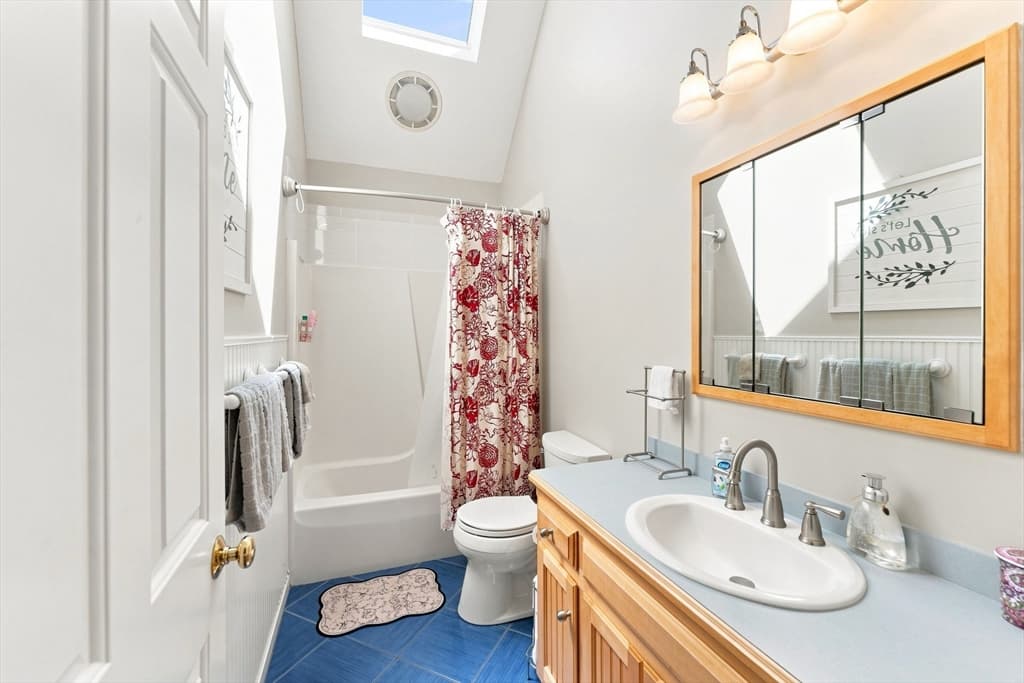 13 Larkin Ln, Hopedale MA 01747 photo 27