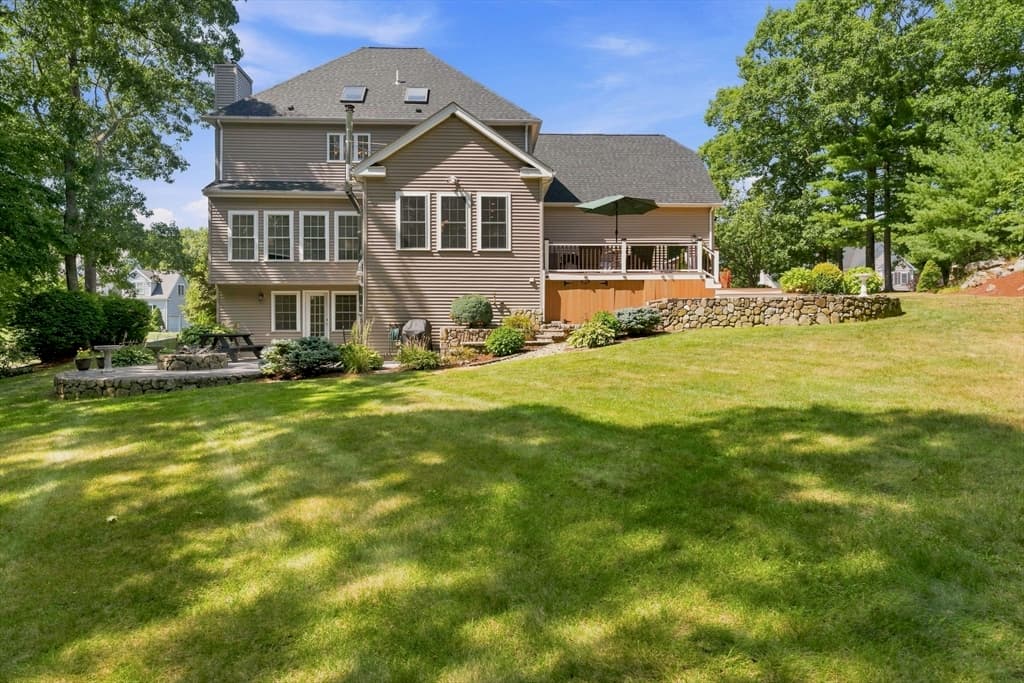 13 Larkin Ln, Hopedale MA 01747 photo 3