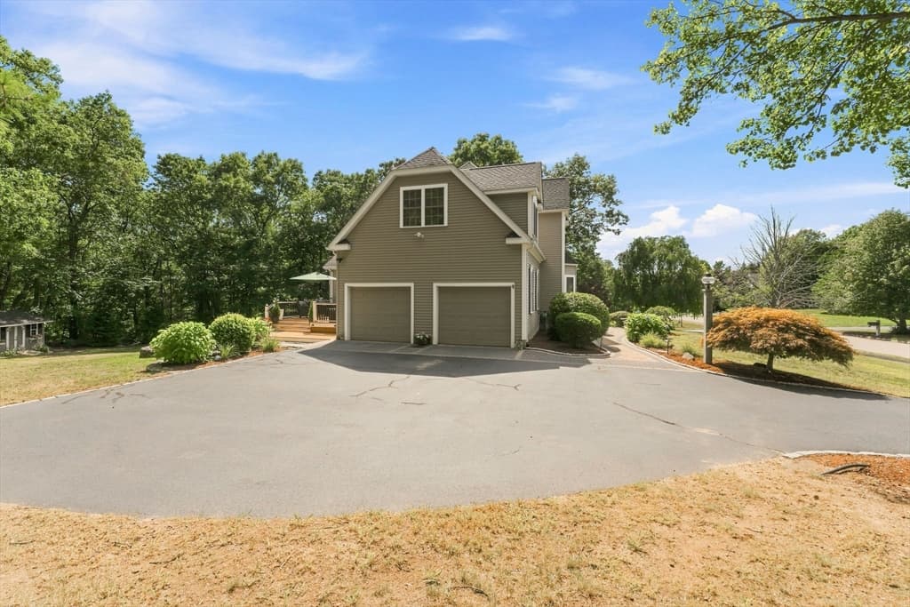 13 Larkin Ln, Hopedale MA 01747 photo 37