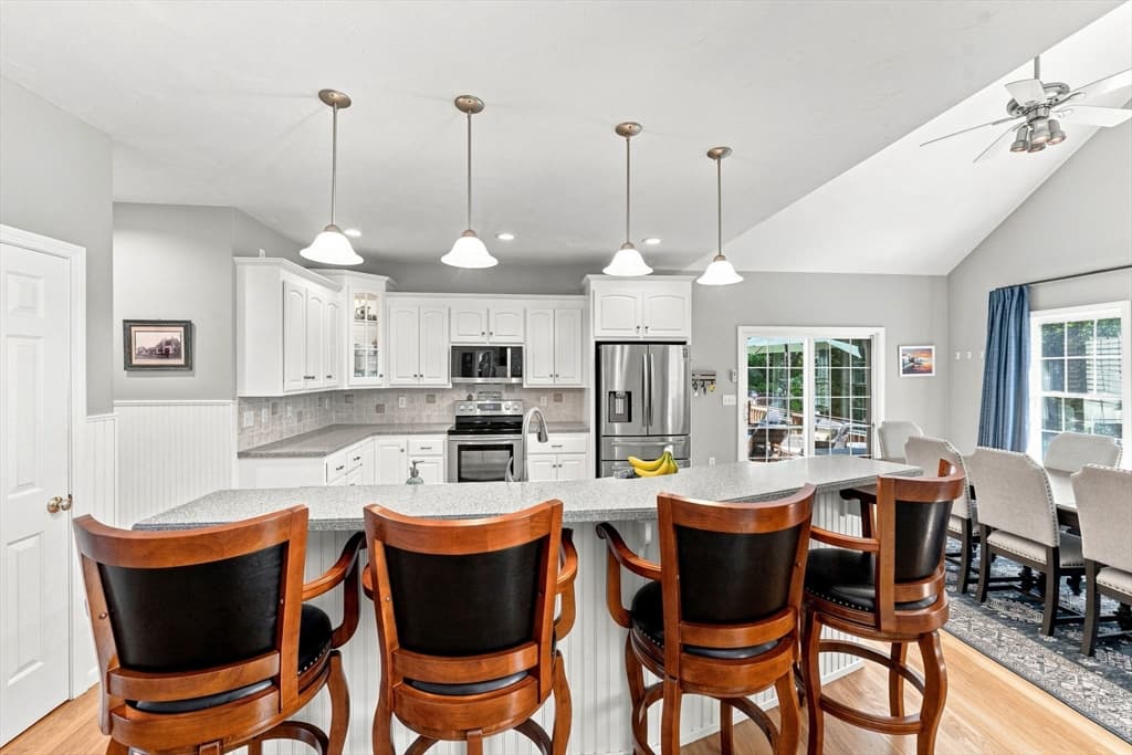 13 Larkin Ln, Hopedale MA 01747 photo 11