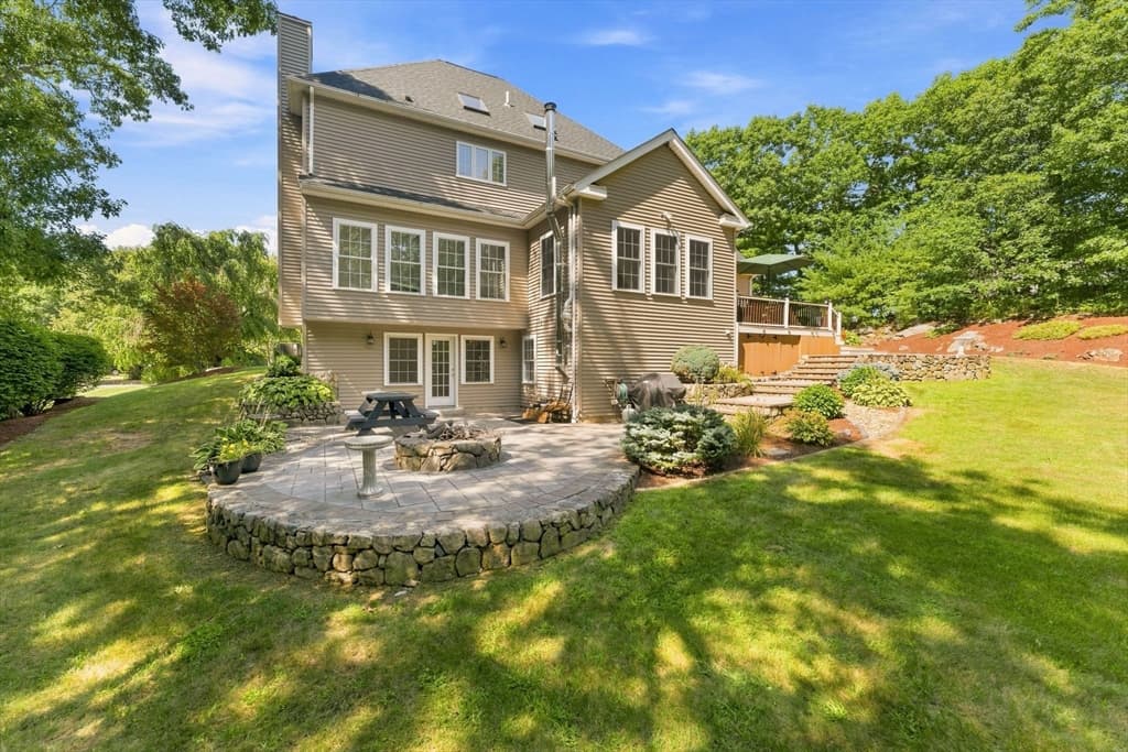 13 Larkin Ln, Hopedale MA 01747 photo 40